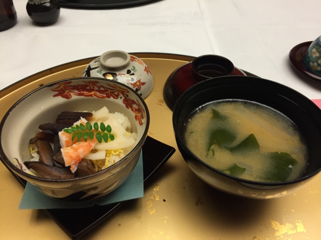 sushi rice and miso soup lidded bowls (photo by author)